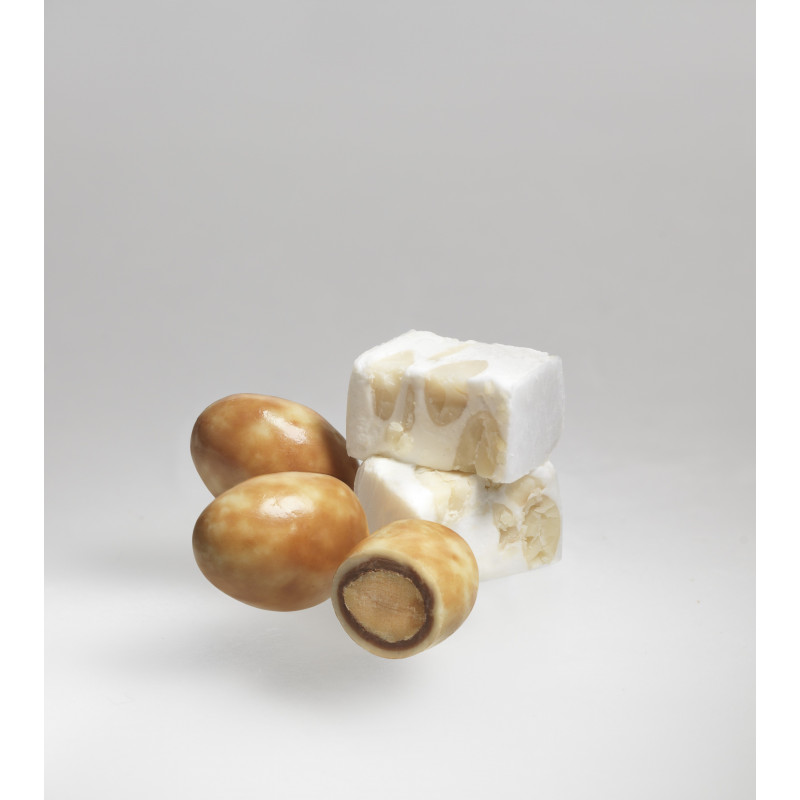 Amandes enrobées chocolat au lait et crème de nougat de Montélimar en vrac