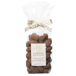 Spécialités de Provence. Amandes pralinées au chocolat